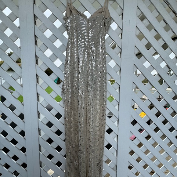 Line and Dot glow up dress - Picture 5 of 6